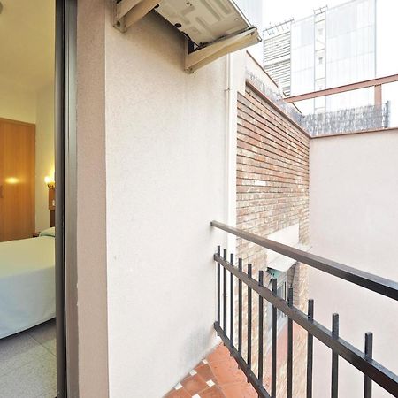 ברצלונה Hostal Ballestero מראה חיצוני תמונה