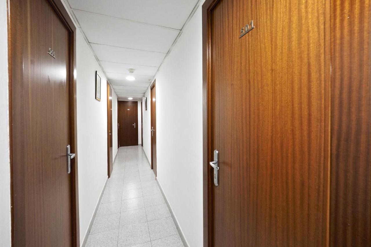 ברצלונה Hostal Ballestero מראה חיצוני תמונה