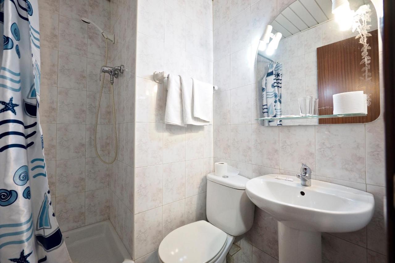 ברצלונה Hostal Ballestero מראה חיצוני תמונה