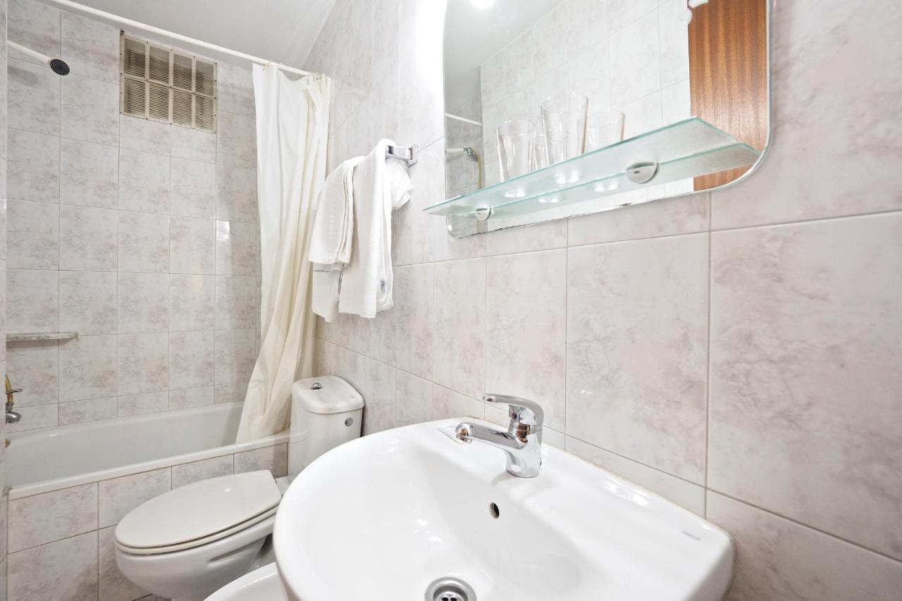 ברצלונה Hostal Ballestero מראה חיצוני תמונה