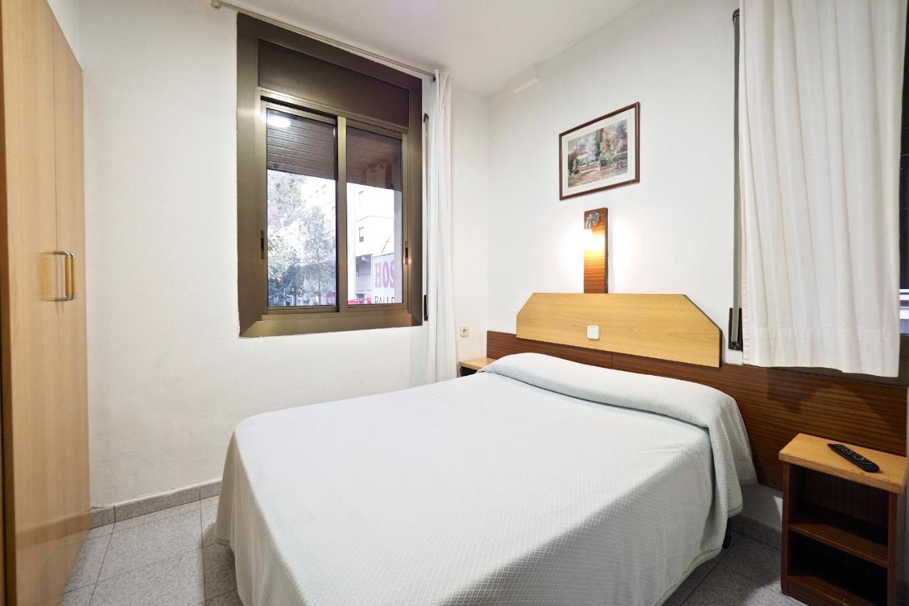 ברצלונה Hostal Ballestero מראה חיצוני תמונה