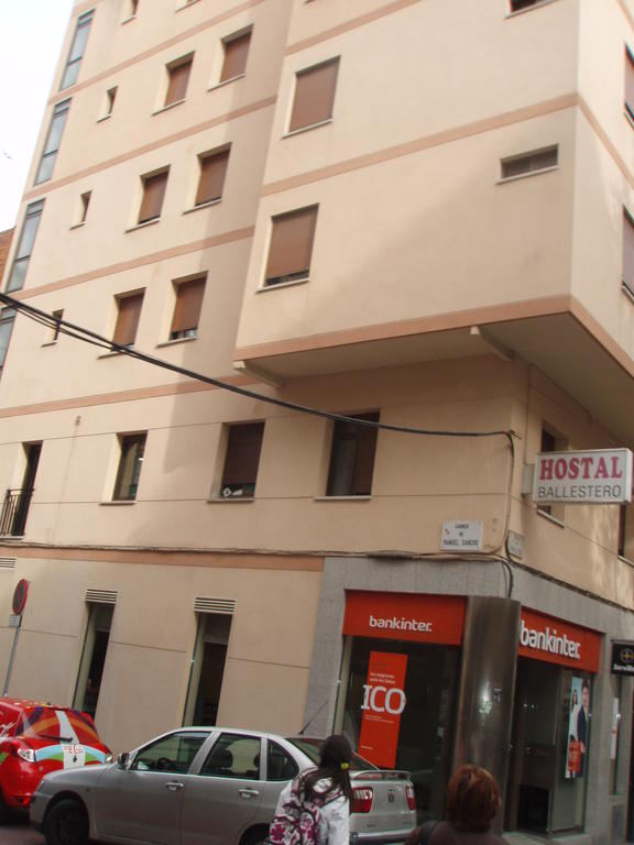 ברצלונה Hostal Ballestero מראה חיצוני תמונה